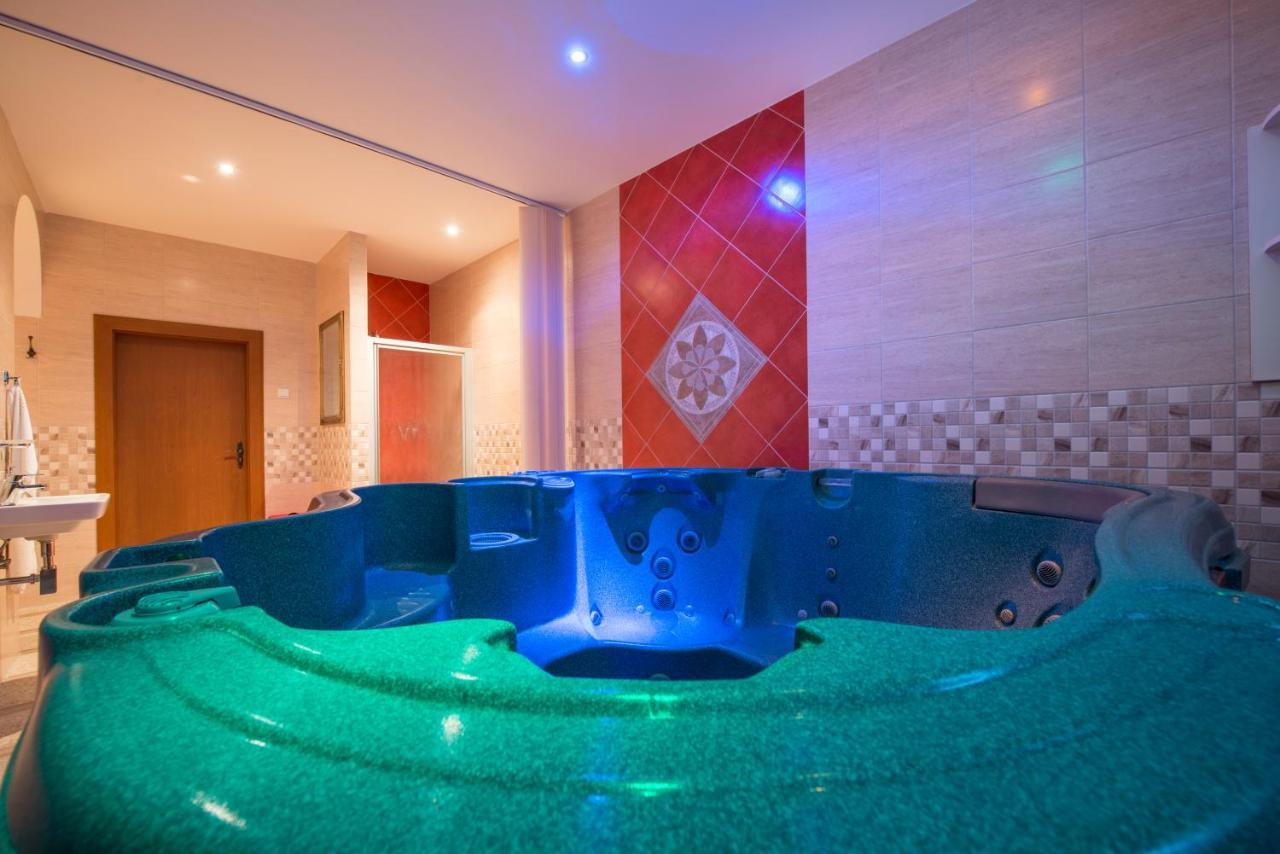 Svatojansky Kastiel Hotel Liptovsky Jan Luaran gambar
