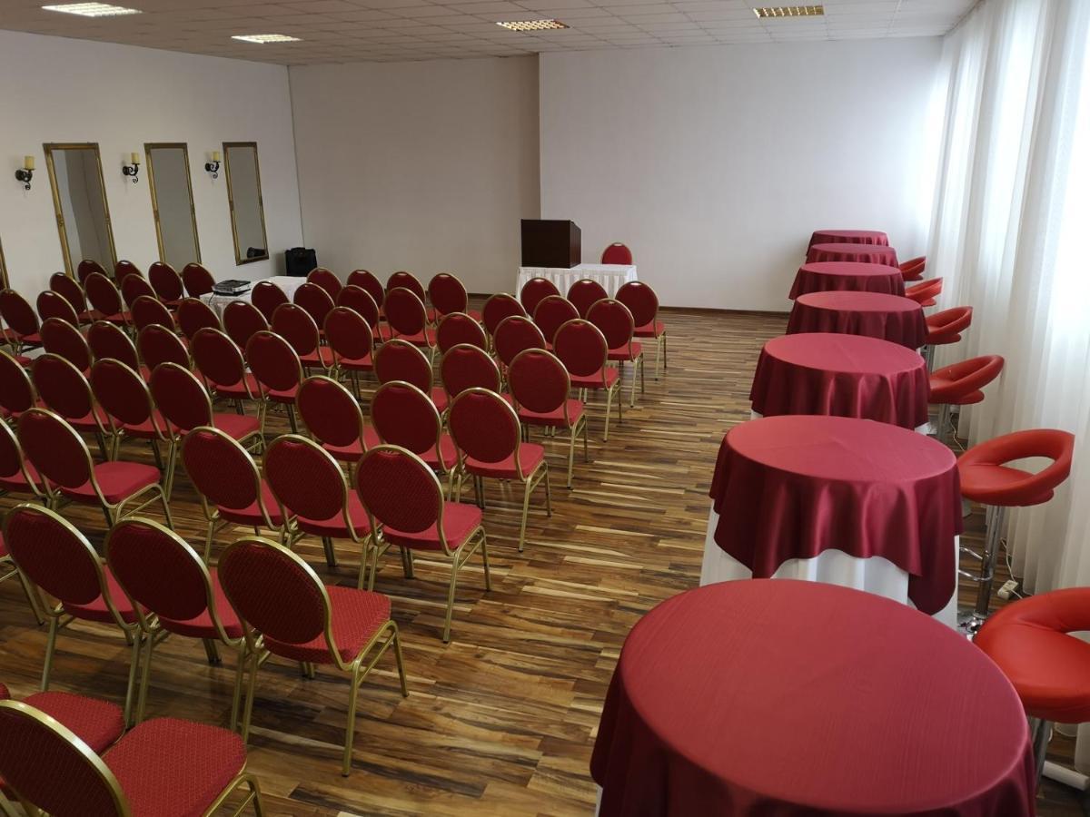 Svatojansky Kastiel Hotel Liptovsky Jan Luaran gambar
